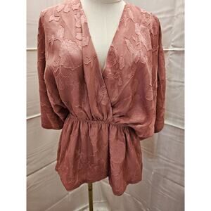 SOUTH Boutique Women's Jacquard Wing Sleeve‎ Pink Floral Deep V Top Medium